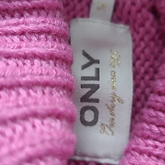 Worn once turtleneck sweater - Picture 3 of 4